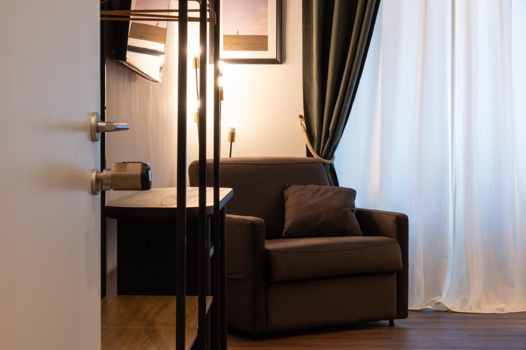 Cavalieri Suites Roma Exterior photo